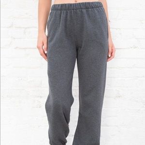 Brandy Melville Rosa Sweats!